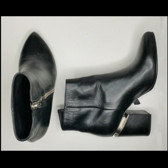 Vic Matie Shoes - Vic Matie Sz 9 / 8 Black Leather Heel Ankle Boots